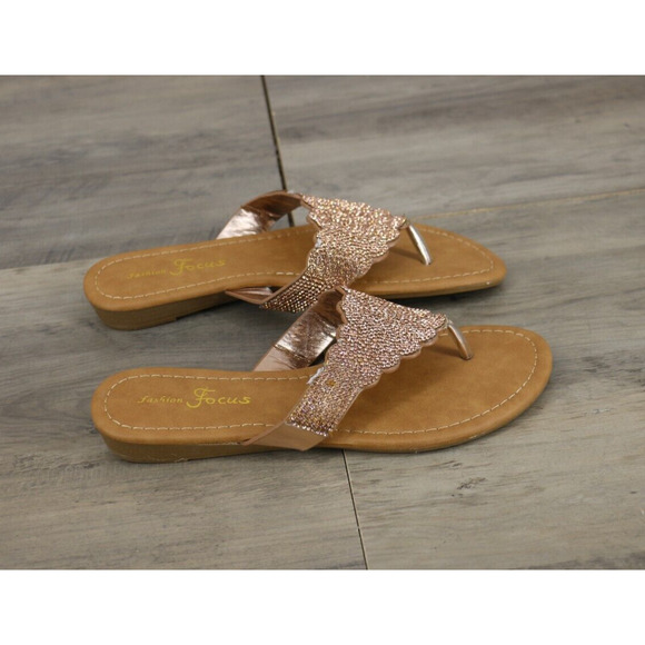 Fashion Focus Womens Size 6-10 Slip On Sandals Thongs Rose Gold Studs Bling - Picture 1 of 6